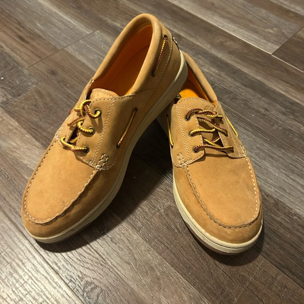 Timberland men’s boat shoes new buck 9.5 S22